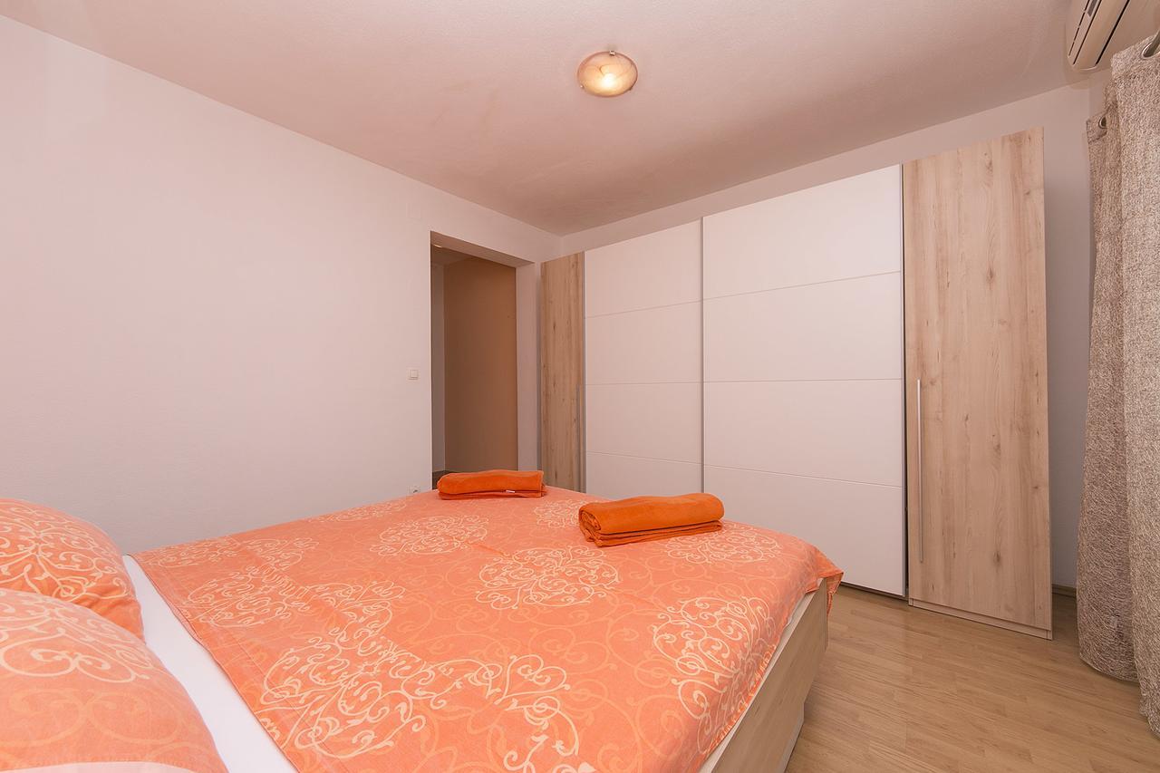 Apartment "San Marino" Baska Voda Exterior photo